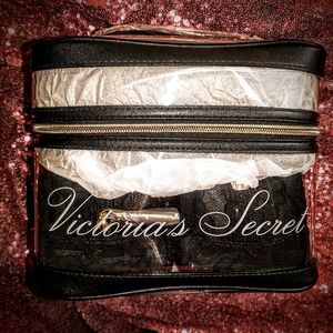 NWT Victoria's Secret travel case